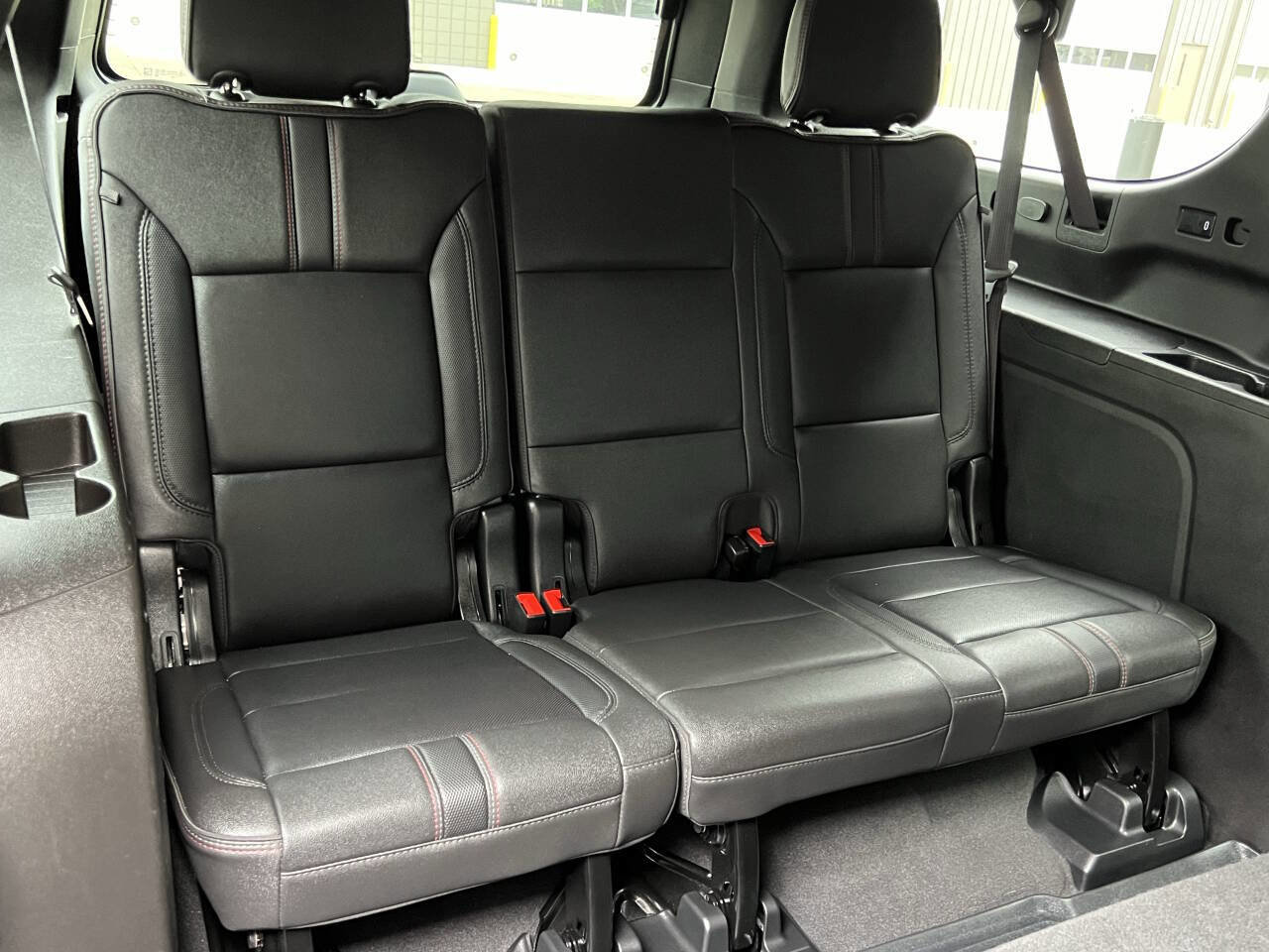 Used 2023 Chevrolet Suburban RST w/ Sport Performance Package AWD/4WD image 18