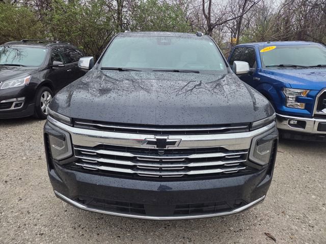 Used 2025 Chevrolet Suburban Premier image 2