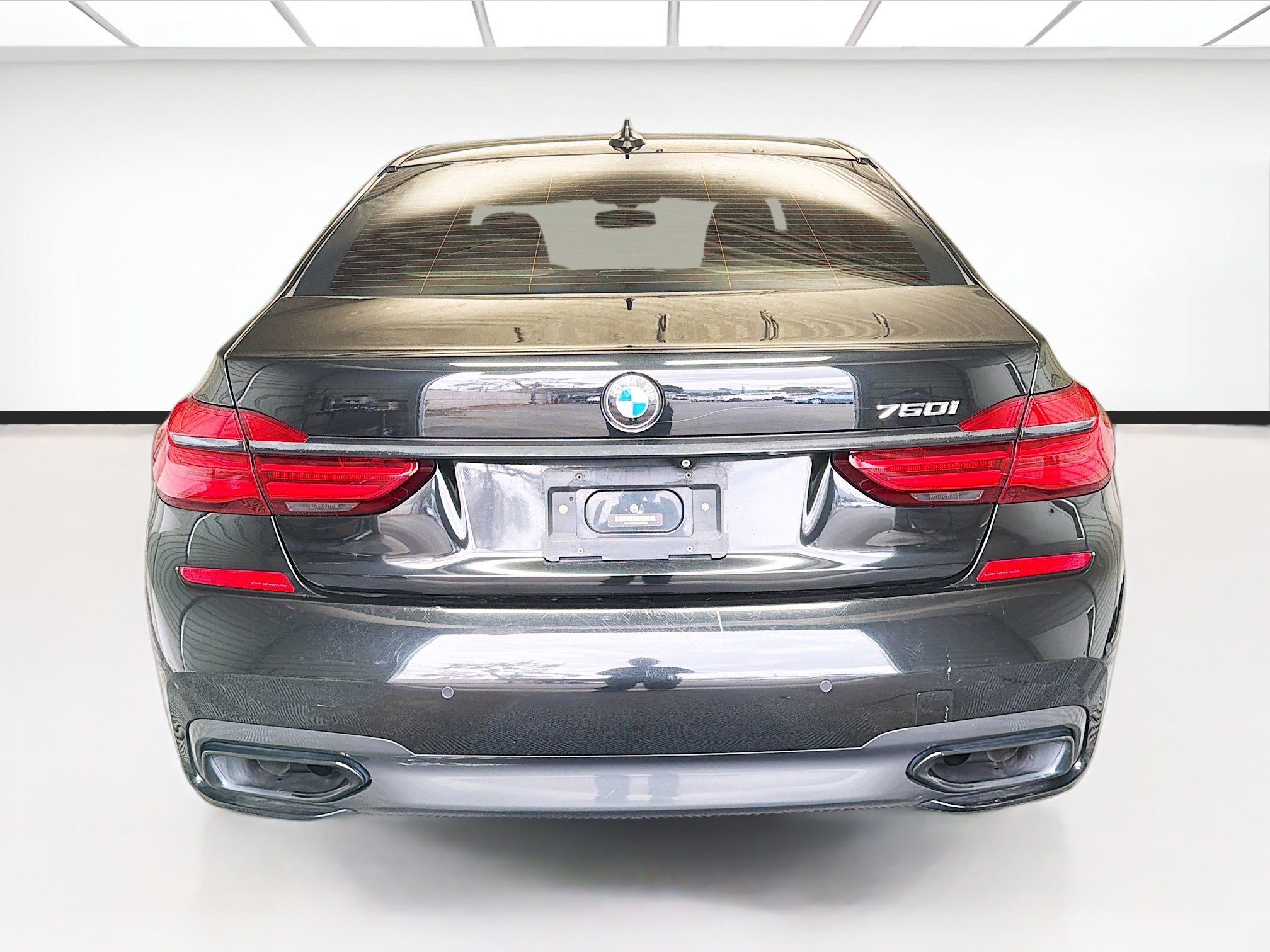 Used 2016 BMW 750i RWD image 5
