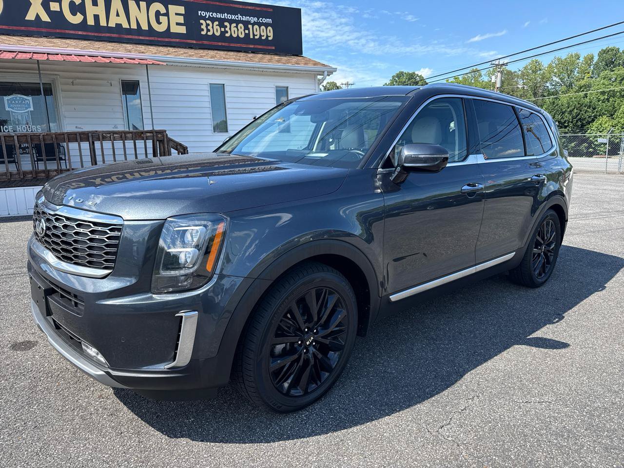 Used 2020 Kia Telluride SX w/ SX Prestige Package AWD/4WD image 2