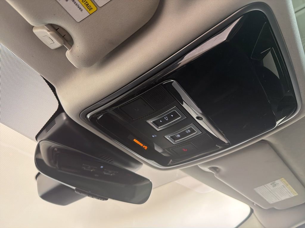 Used 2019 Land Rover Range Rover Velar S image 18