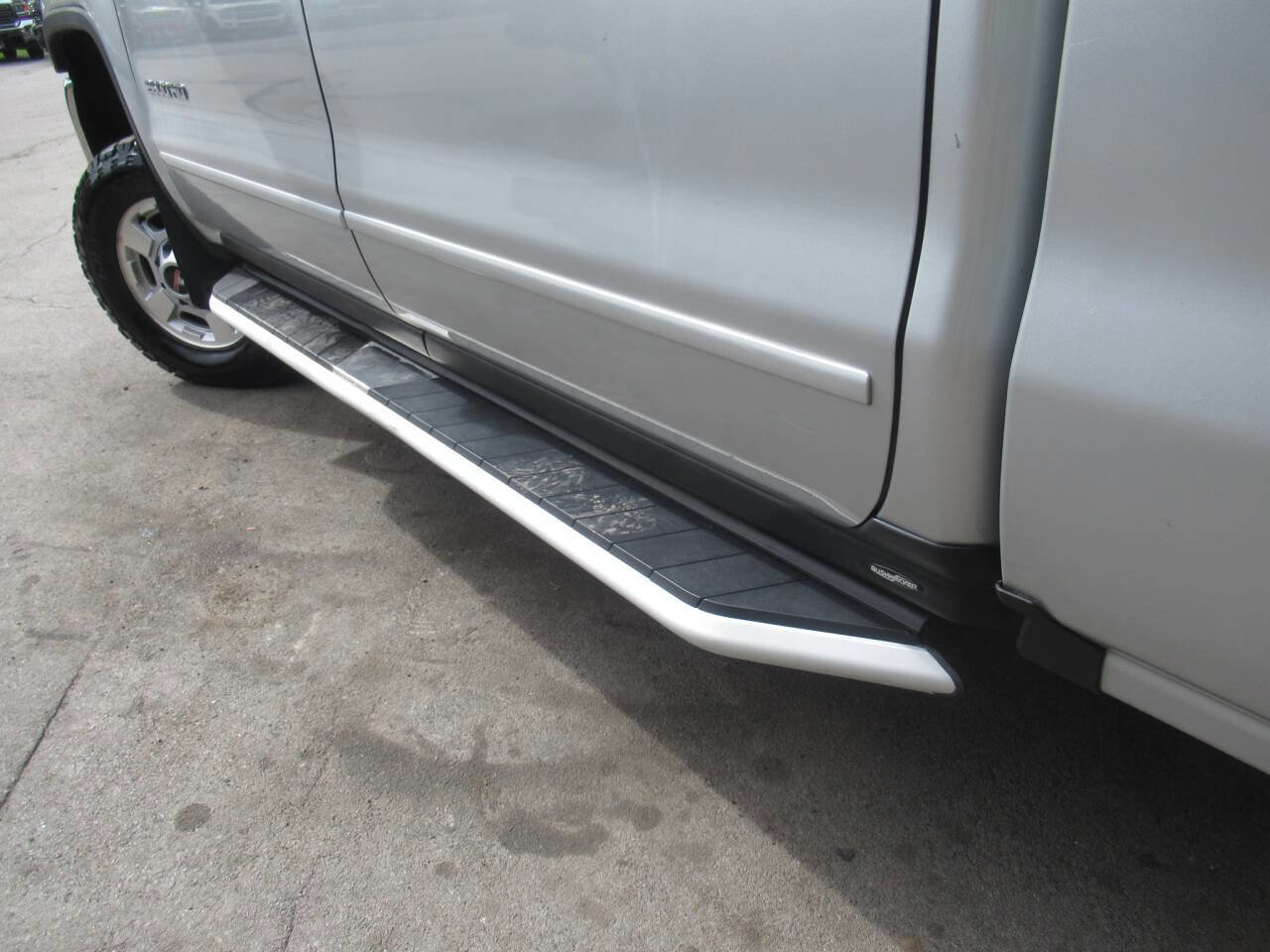Used 2017 GMC Sierra 2500 SLE w/ Suspension Package, Off-Road AWD/4WD image 14