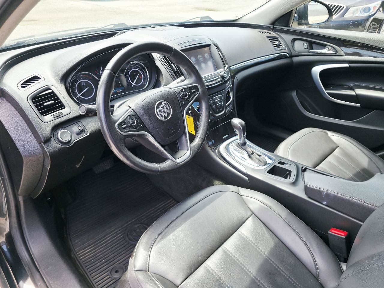 Used 2017 Buick Regal Sport Touring FWD image 14