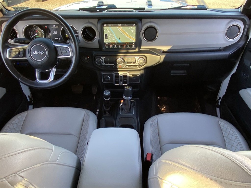 Used 2022 Jeep Wrangler Unlimited Sahara image 25