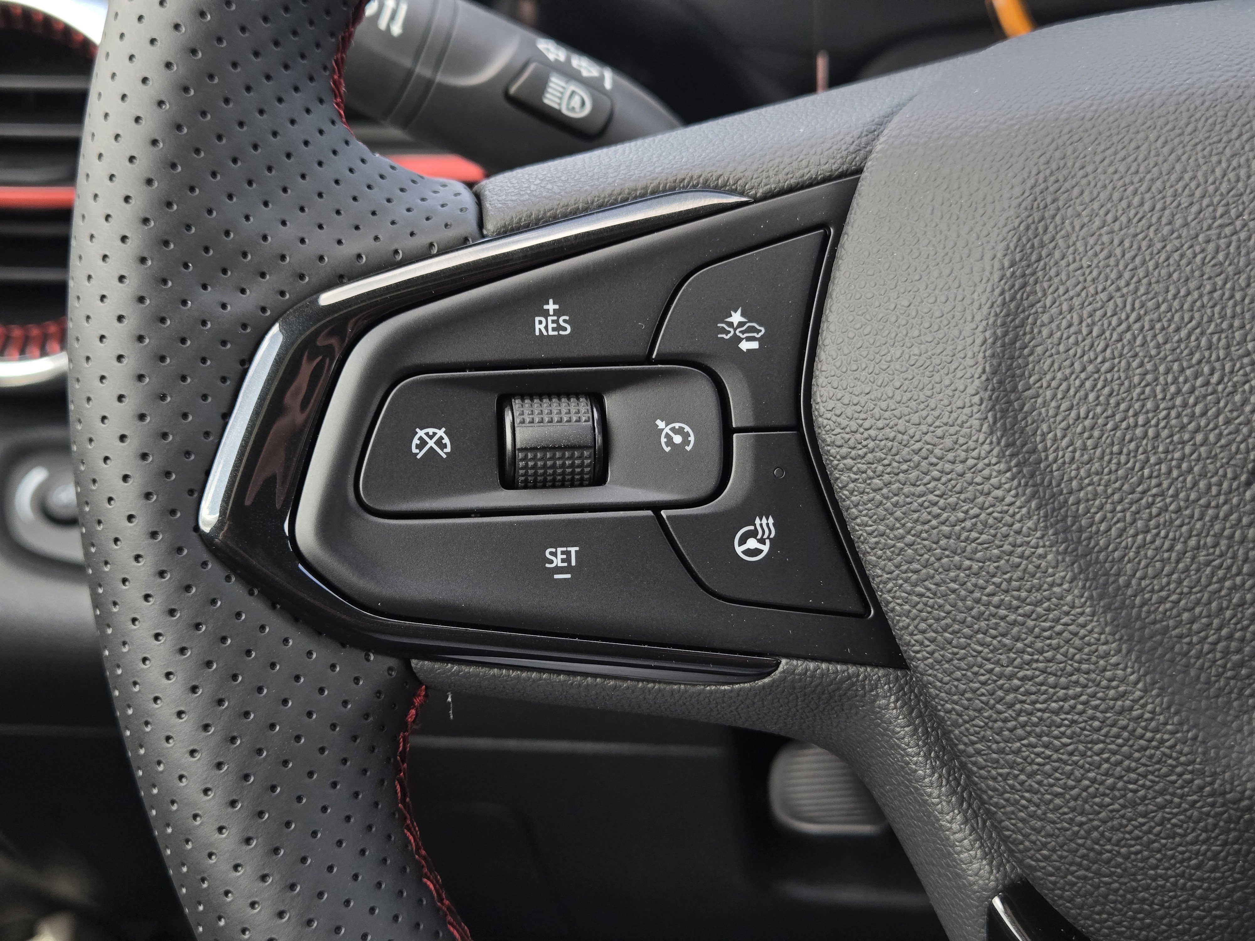 New 2026 Chevrolet Trax RS w/ Sunroof Package image 10