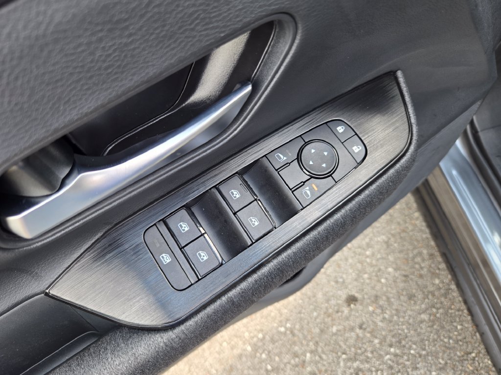 New 2026 Nissan Kicks SV w/ Interior Electronics Package AWD/4WD image 18