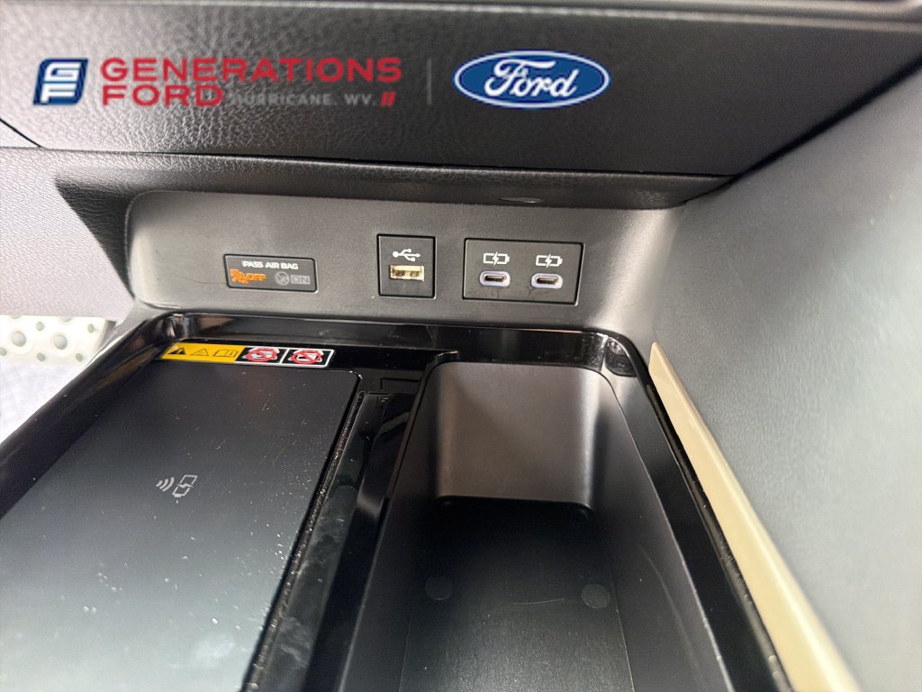 Used 2025 Toyota Camry XSE FWD image 25