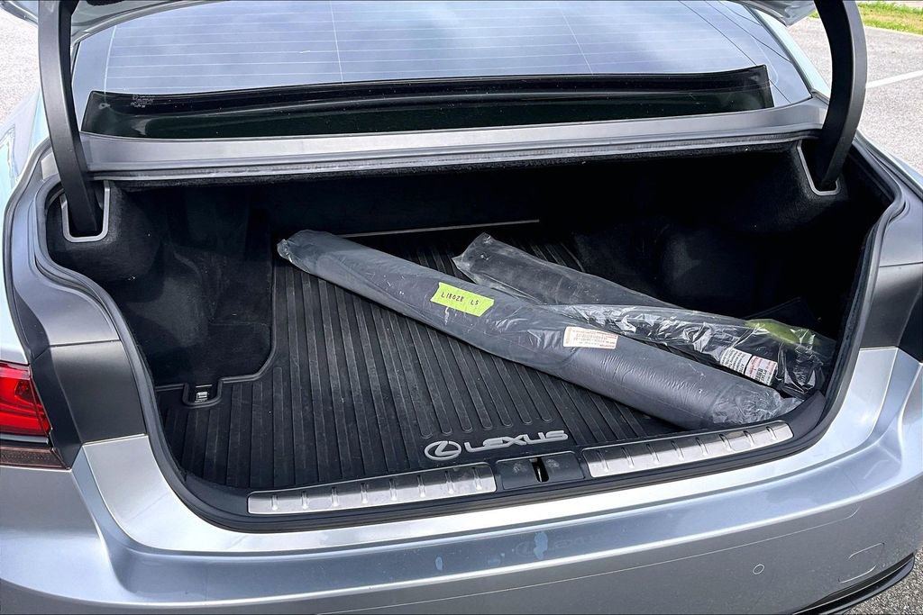 Used 2021 Lexus LS 500 F Sport w/ Accessory Package (Z2) image 36