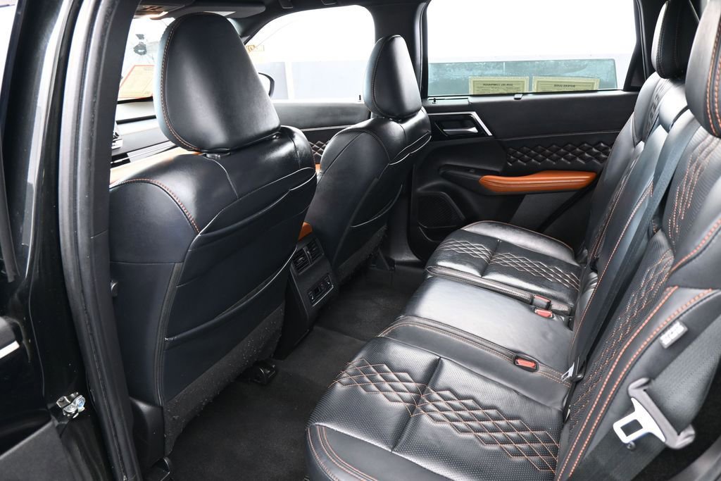 Used 2022 Mitsubishi Outlander SEL FWD image 43