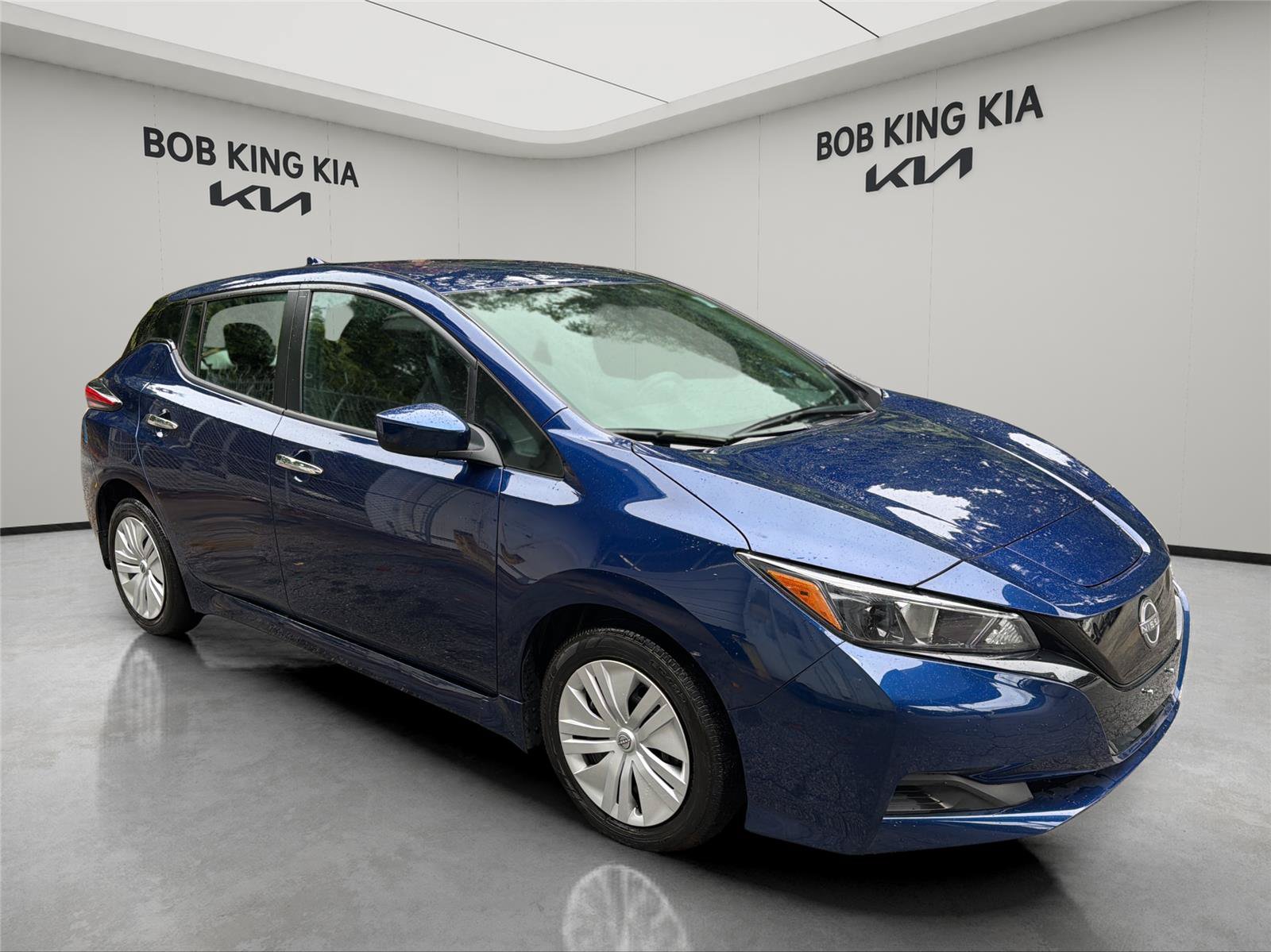 Used 2025 Nissan Leaf S FWD image 7