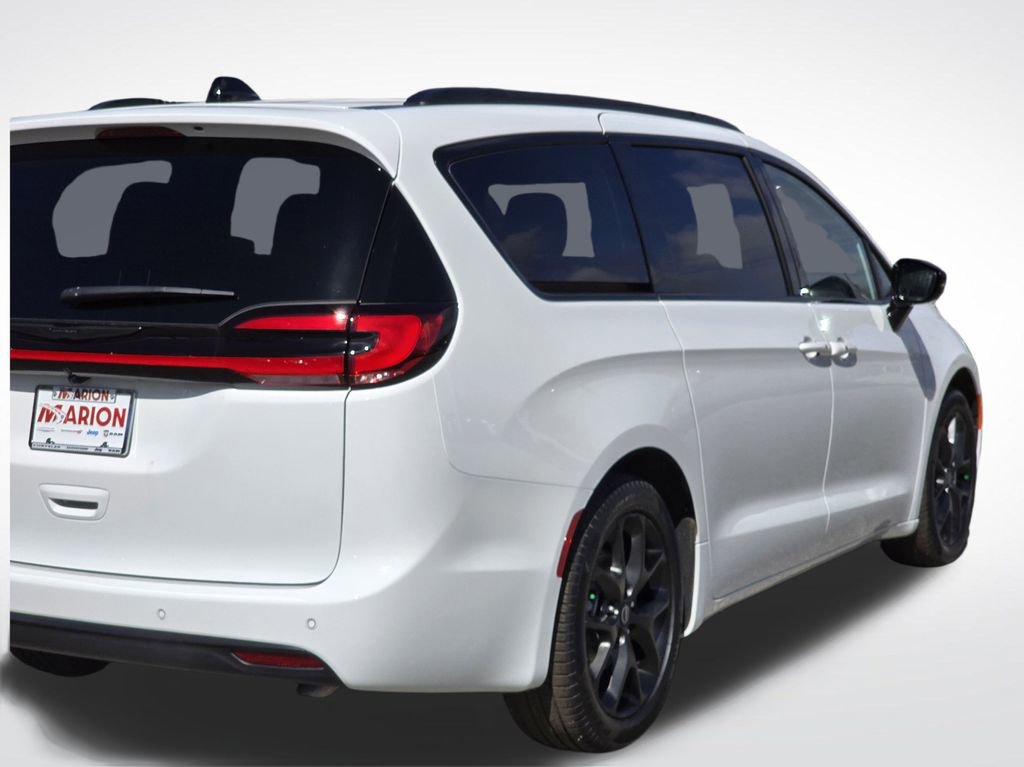 New 2026 Chrysler Pacifica Select image 40