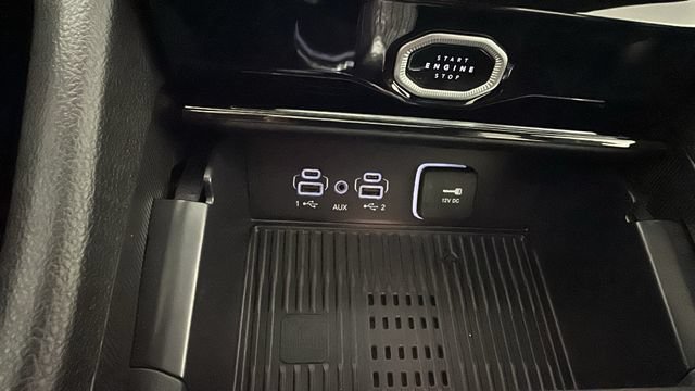 New 2026 Jeep Grand Cherokee Limited w/ Luxury Tech Group II AWD/4WD image 30