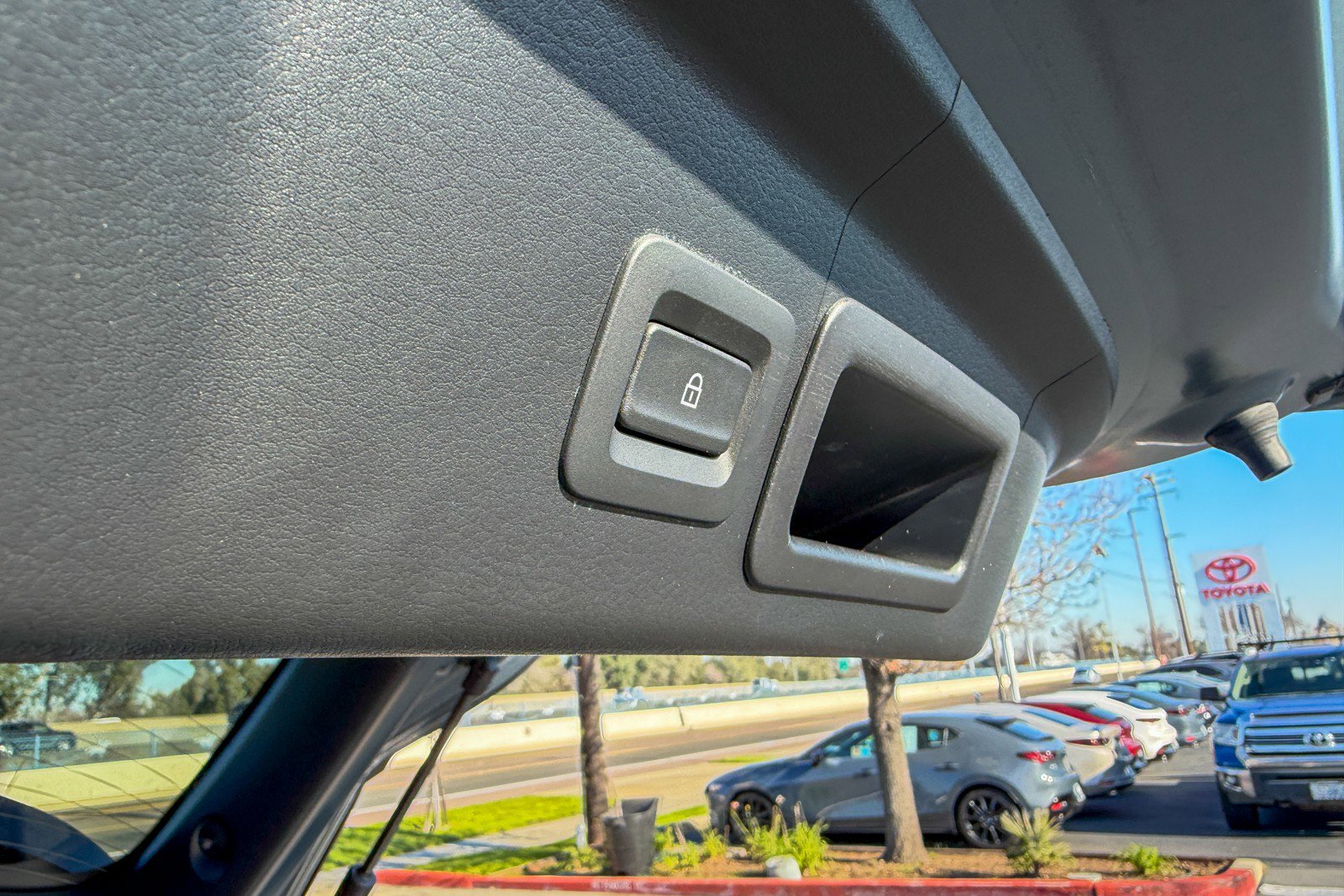 Used 2025 MAZDA CX-30 AWD 2.5 S w/ Preferred Package image 24