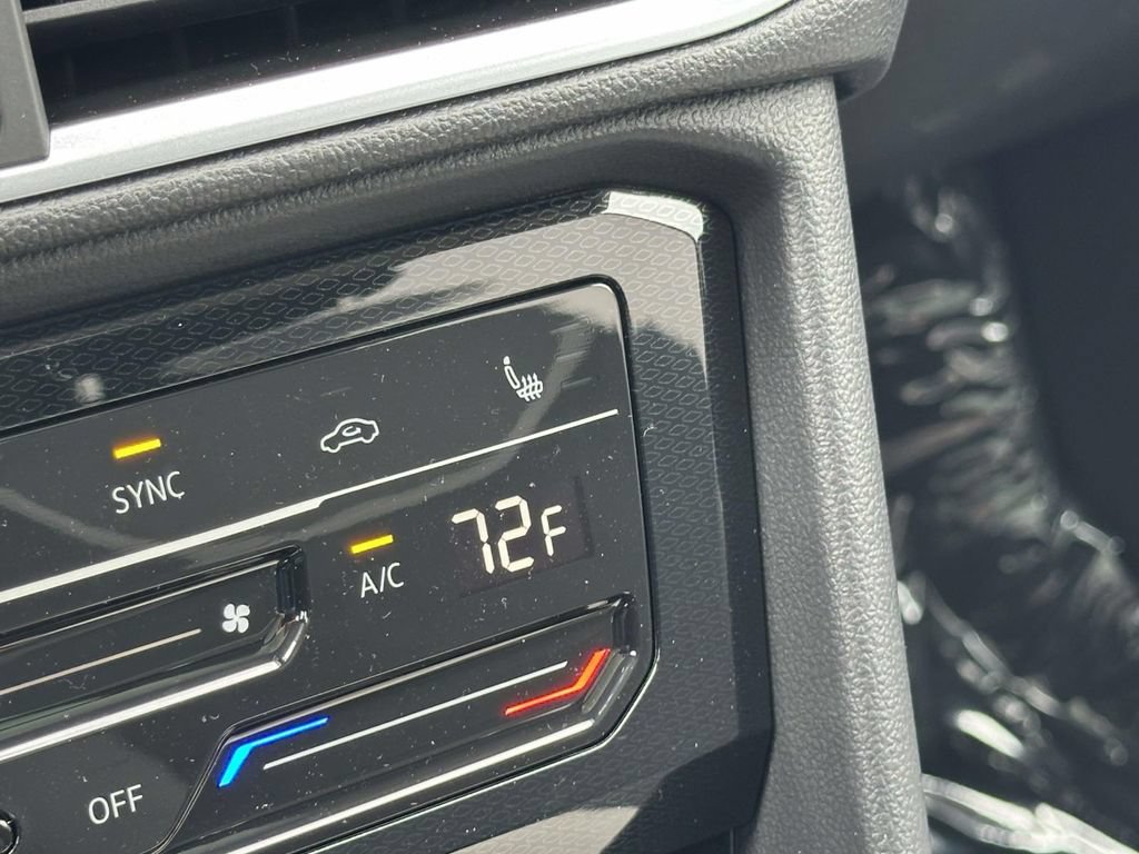 New 2025 Volkswagen Taos SE AWD/4WD image 22