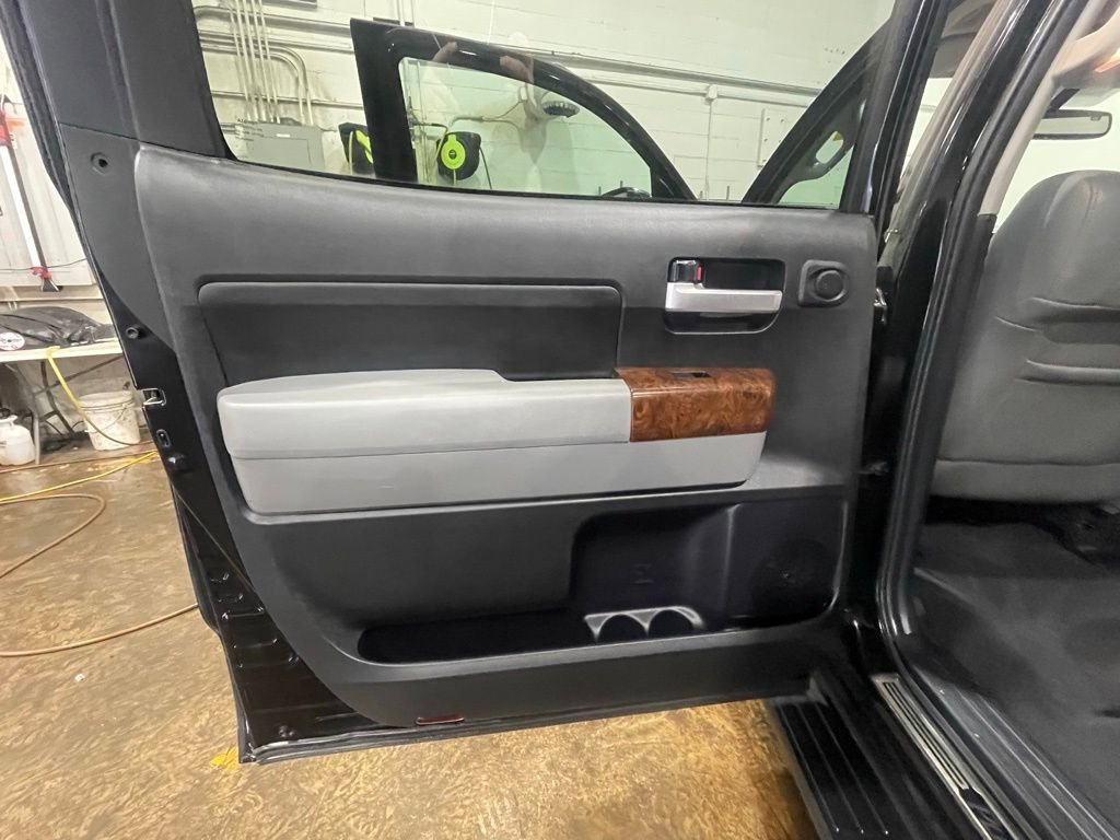 Used 2013 Toyota Tundra Platinum image 25