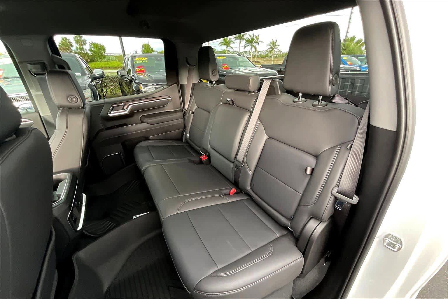 Certified 2025 Chevrolet Silverado 1500 LTZ AWD/4WD image 25