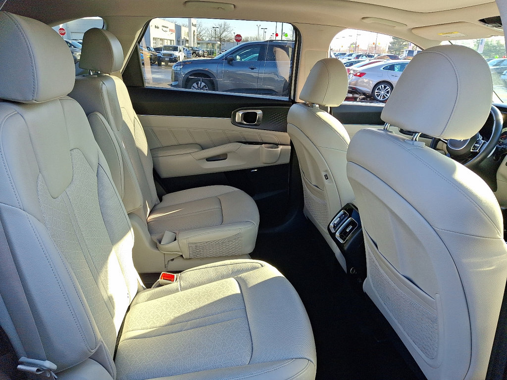 Used 2022 Kia Sorento SX Prestige w/ Panoramic Sunroof Package image 15