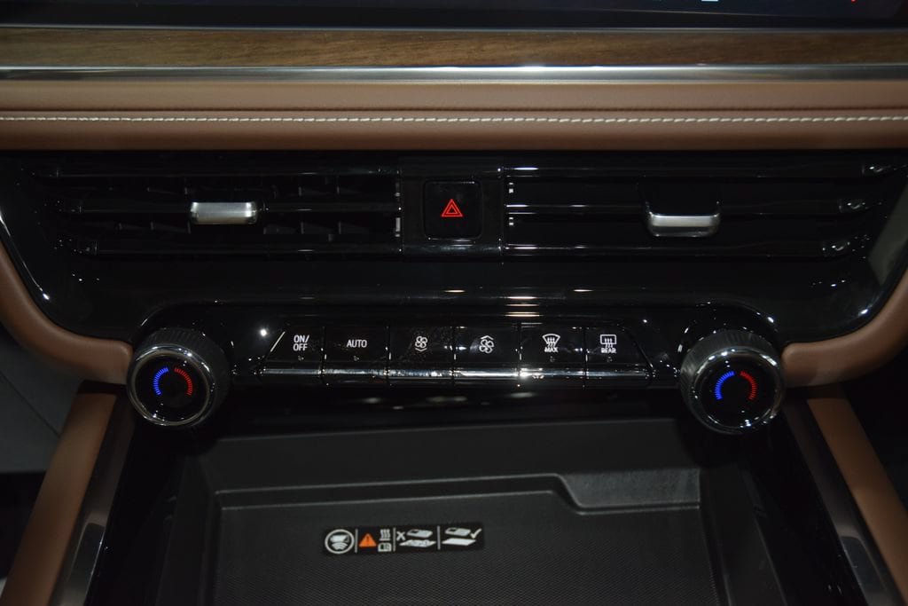 New 2026 Chevrolet Suburban High Country AWD/4WD image 34