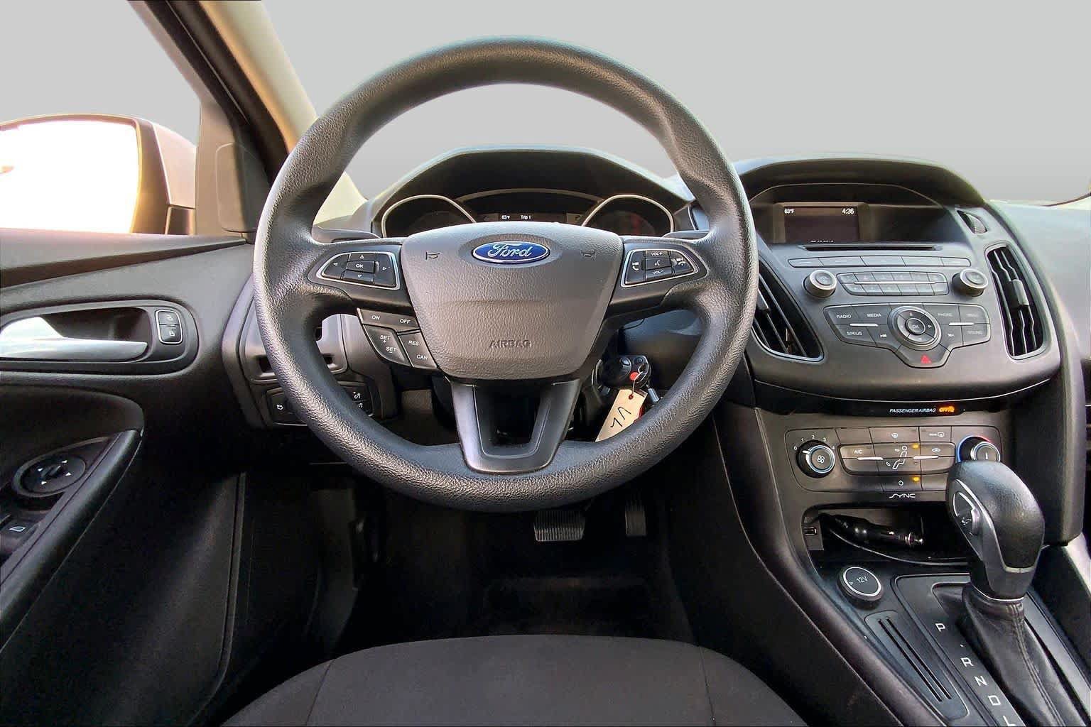 Used 2017 Ford Focus SE FWD image 6