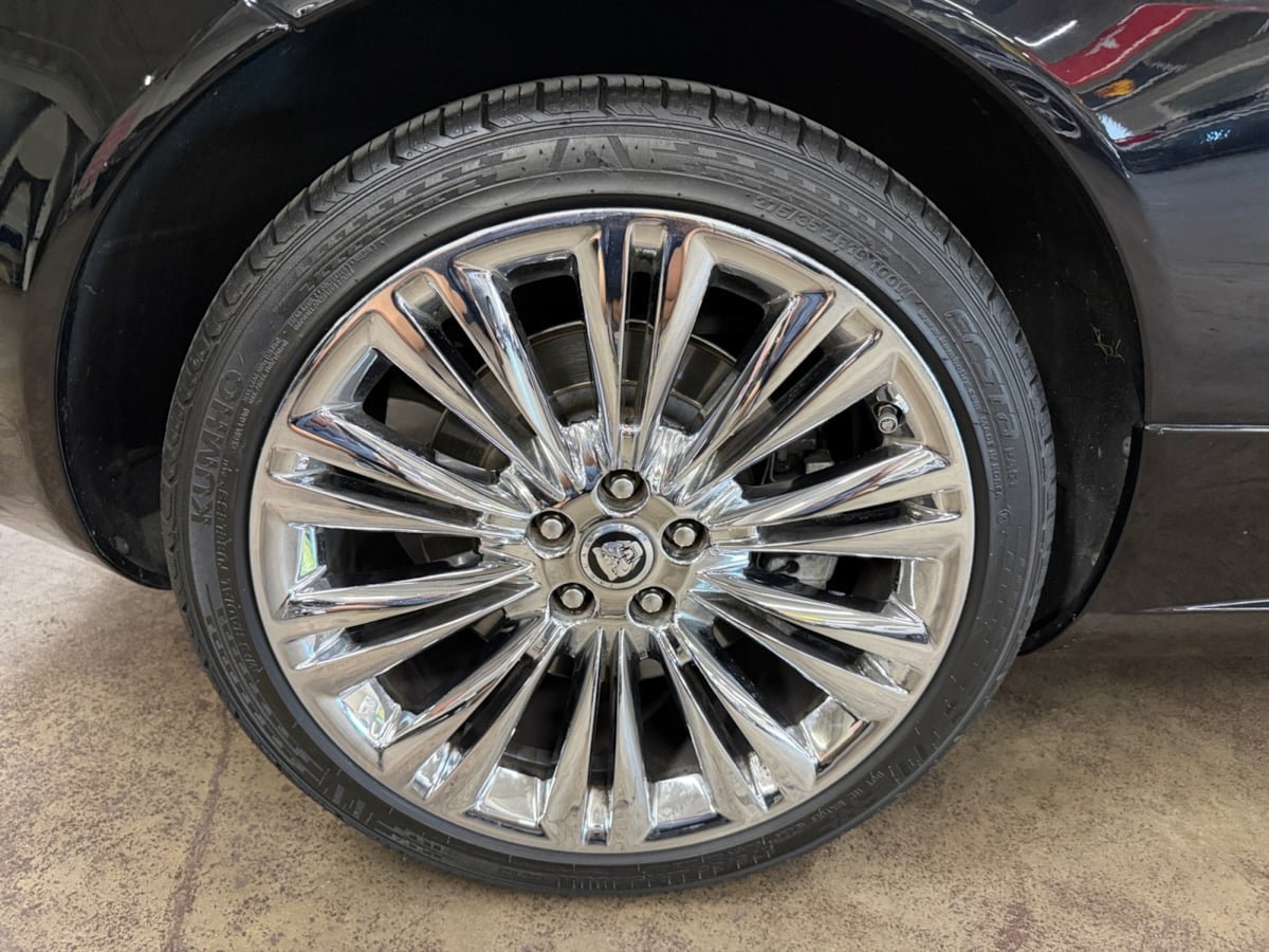Used 2011 Jaguar XK Coupe RWD image 22
