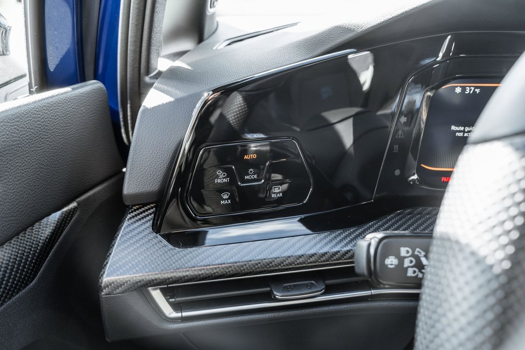 Used 2023 Volkswagen Golf 20th Anniversary Edition image 18