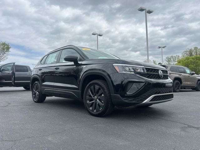 Used 2022 Volkswagen Taos S w/ IQ Drive S Package image 3