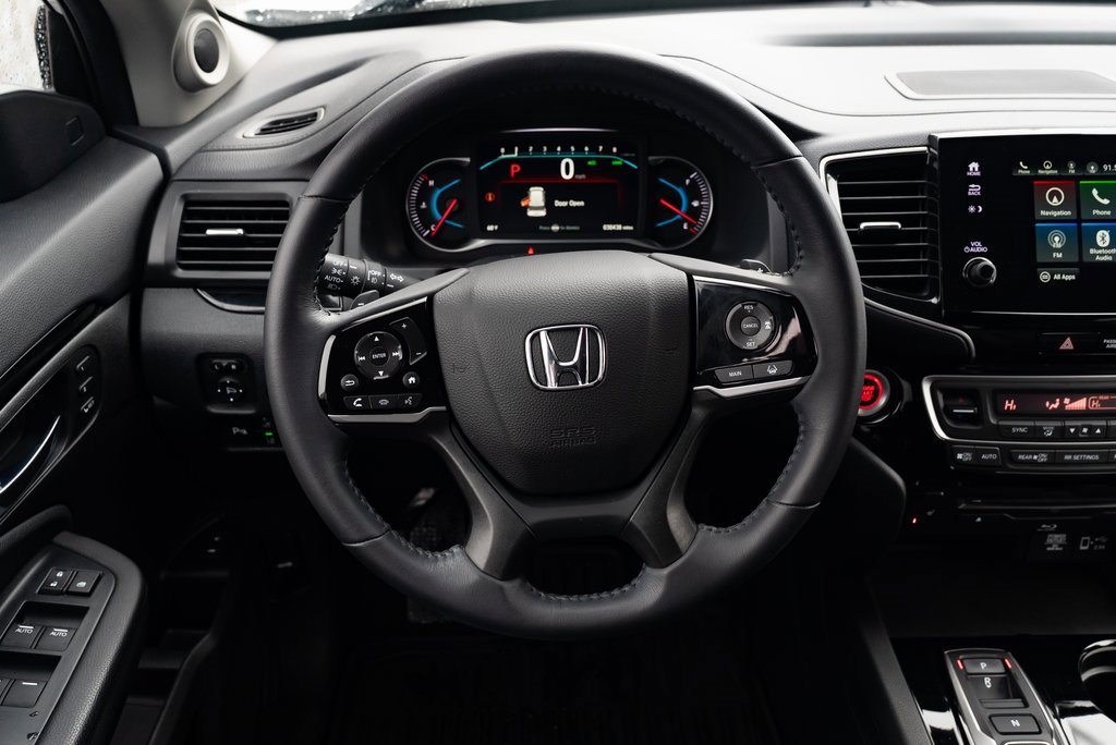 Used 2022 Honda Pilot Touring image 11
