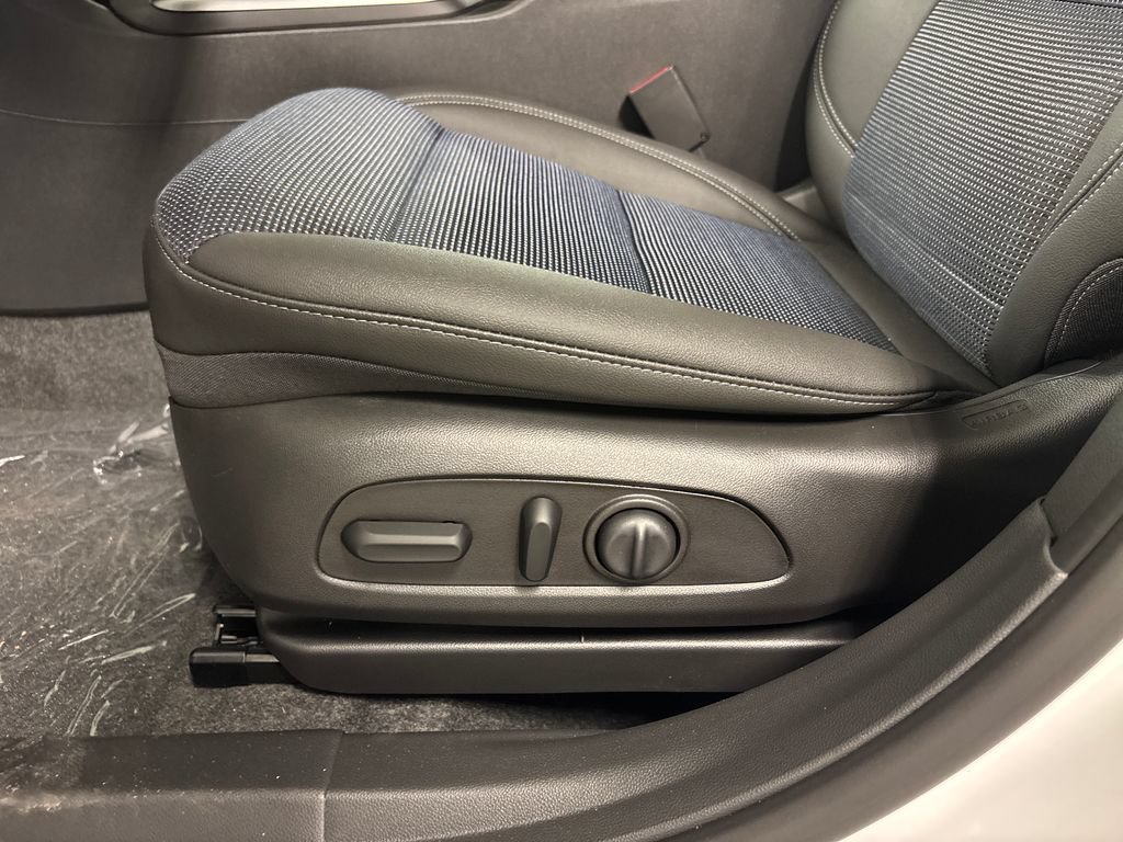 New 2026 Buick Envista Sport Touring w/ Convenience I Package FWD image 20