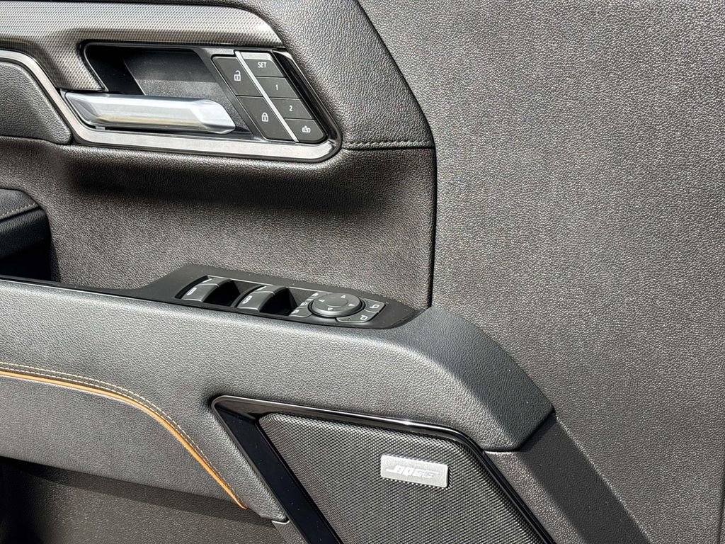 Used 2025 GMC Sierra 2500 AT4 w/ AT4 Premium Plus Package image 17