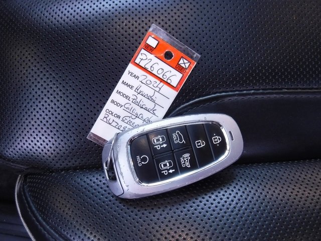 Used 2024 Hyundai Palisade Calligraphy image 51