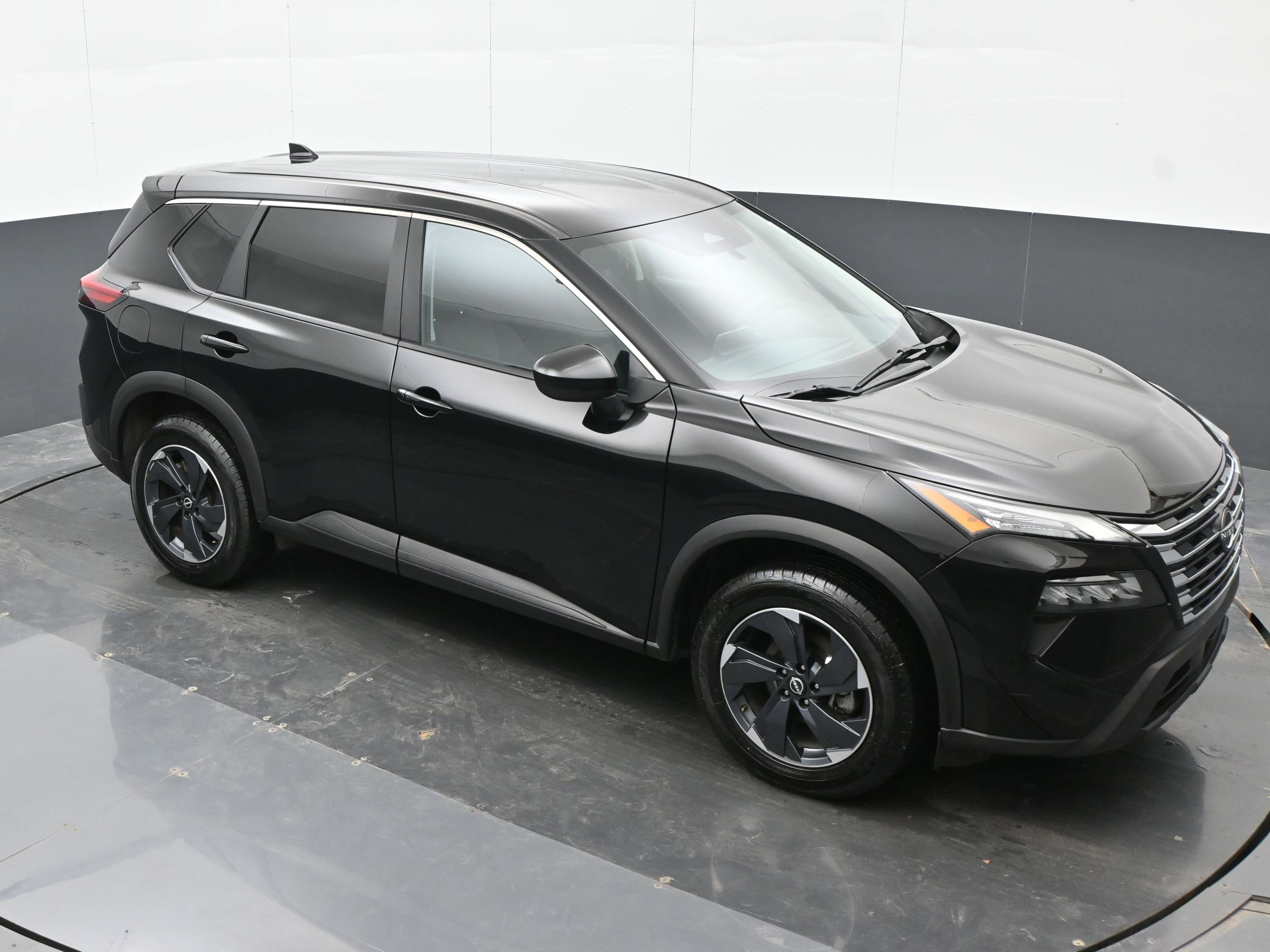 Used 2024 Nissan Rogue SV image 28