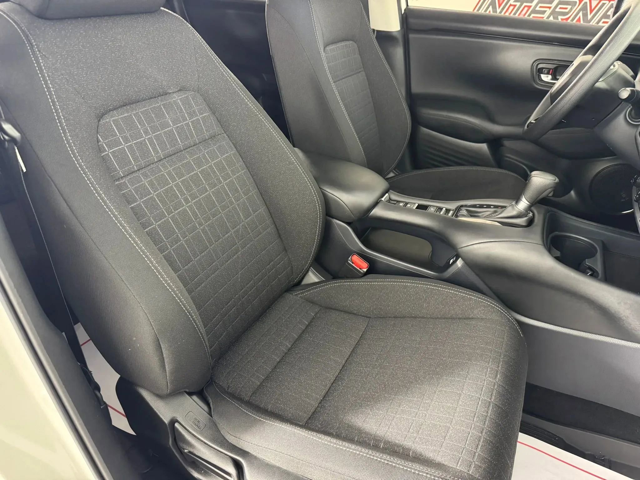 Used 2023 Honda HR-V LX image 32