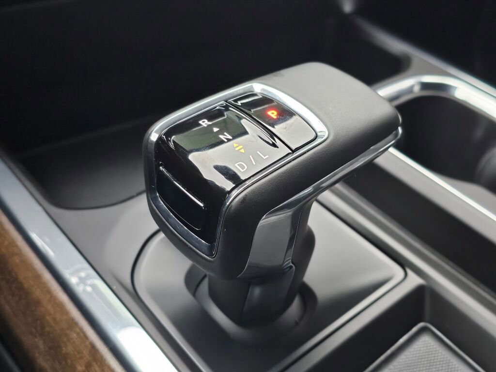 Used 2023 Chevrolet Silverado 1500 High Country w/ Technology Package AWD/4WD image 30