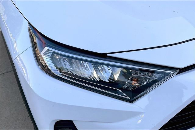 Used 2019 Toyota RAV4 XLE w/ Convenience Package FWD image 29