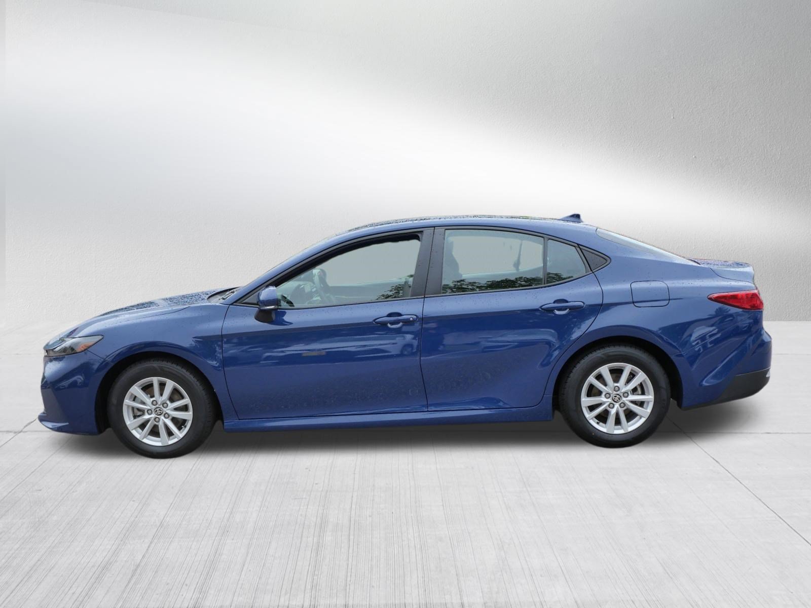 Certified 2025 Toyota Camry LE FWD image 5