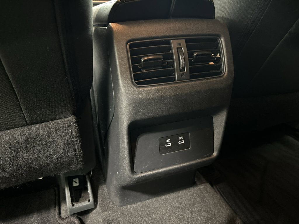 Used 2024 Nissan Rogue S FWD image 27