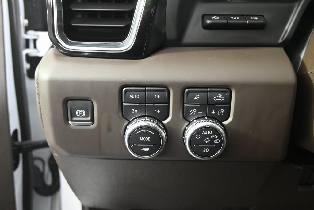 Used 2025 GMC Sierra 3500 Denali w/ Denali Reserve Package image 24