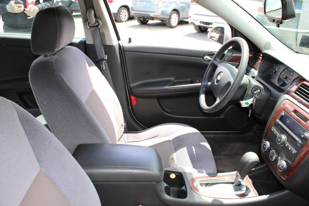Used 2008 Chevrolet Impala LS FWD image 11