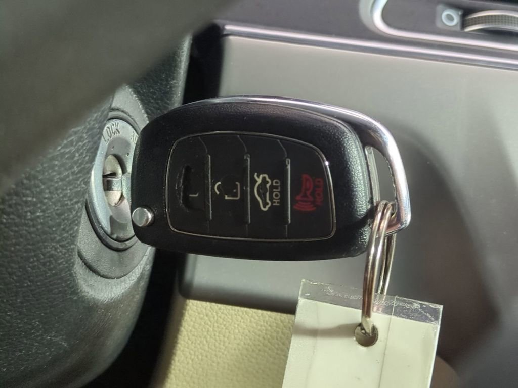 Used 2017 Hyundai Sonata SE FWD image 34