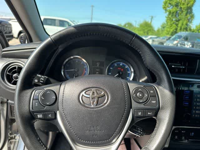 Used 2017 Toyota Corolla SE w/ SE Premium Package FWD image 11