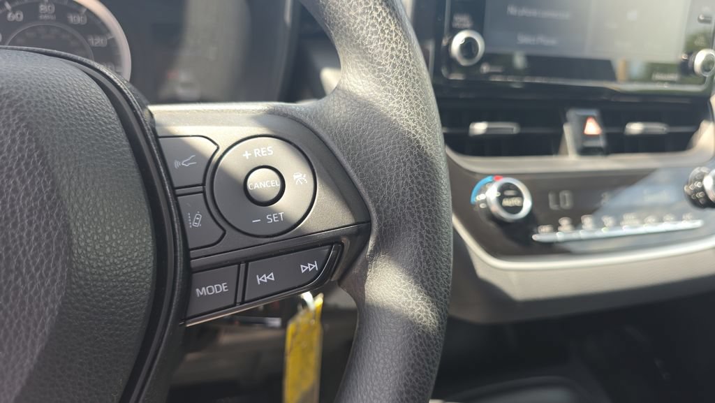 Used 2022 Toyota Corolla LE FWD image 20