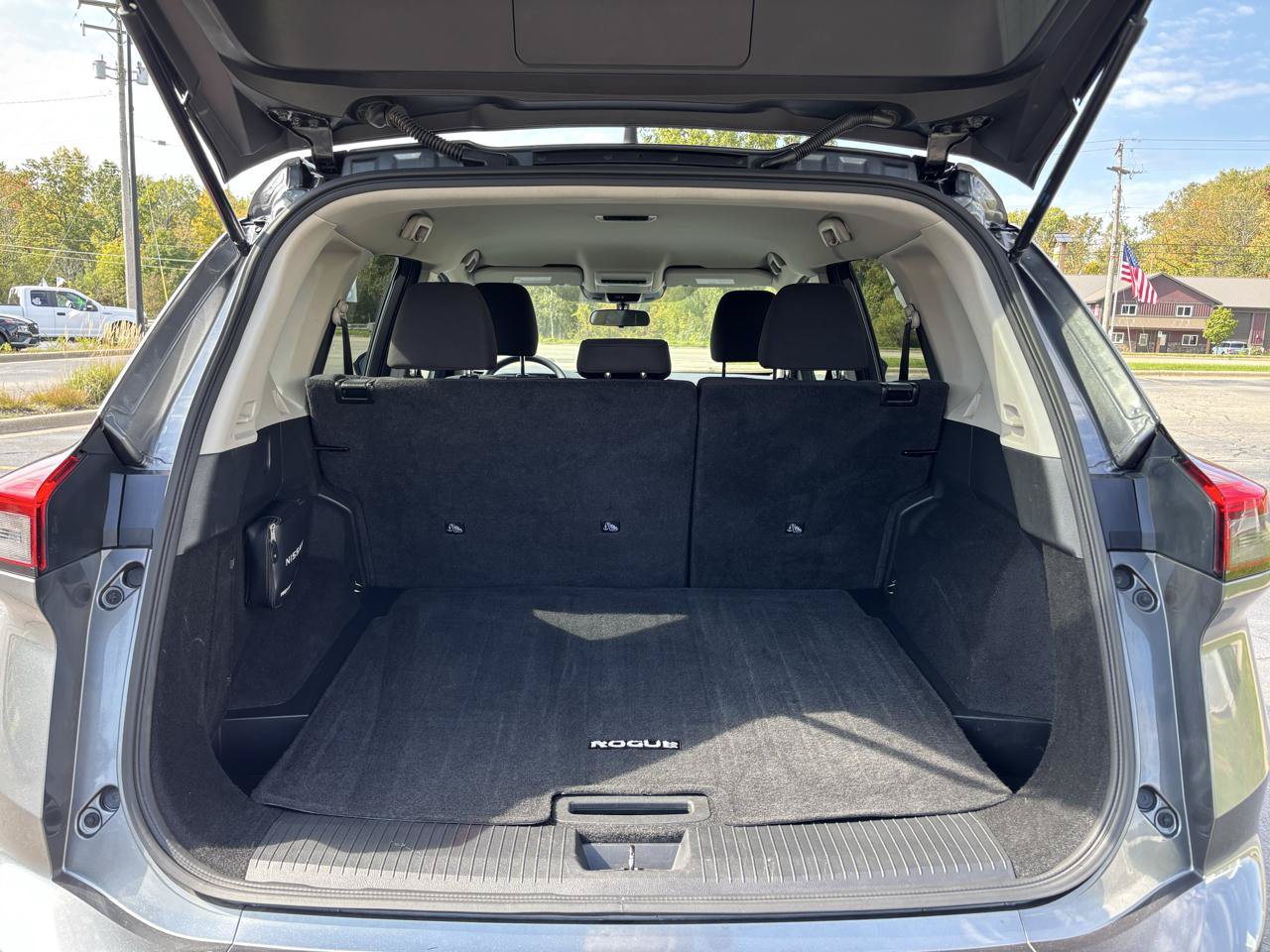 Used 2024 Nissan Rogue S AWD/4WD image 37