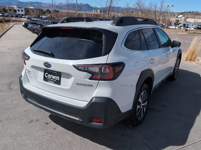 Used 2025 Subaru Outback Premium image 8
