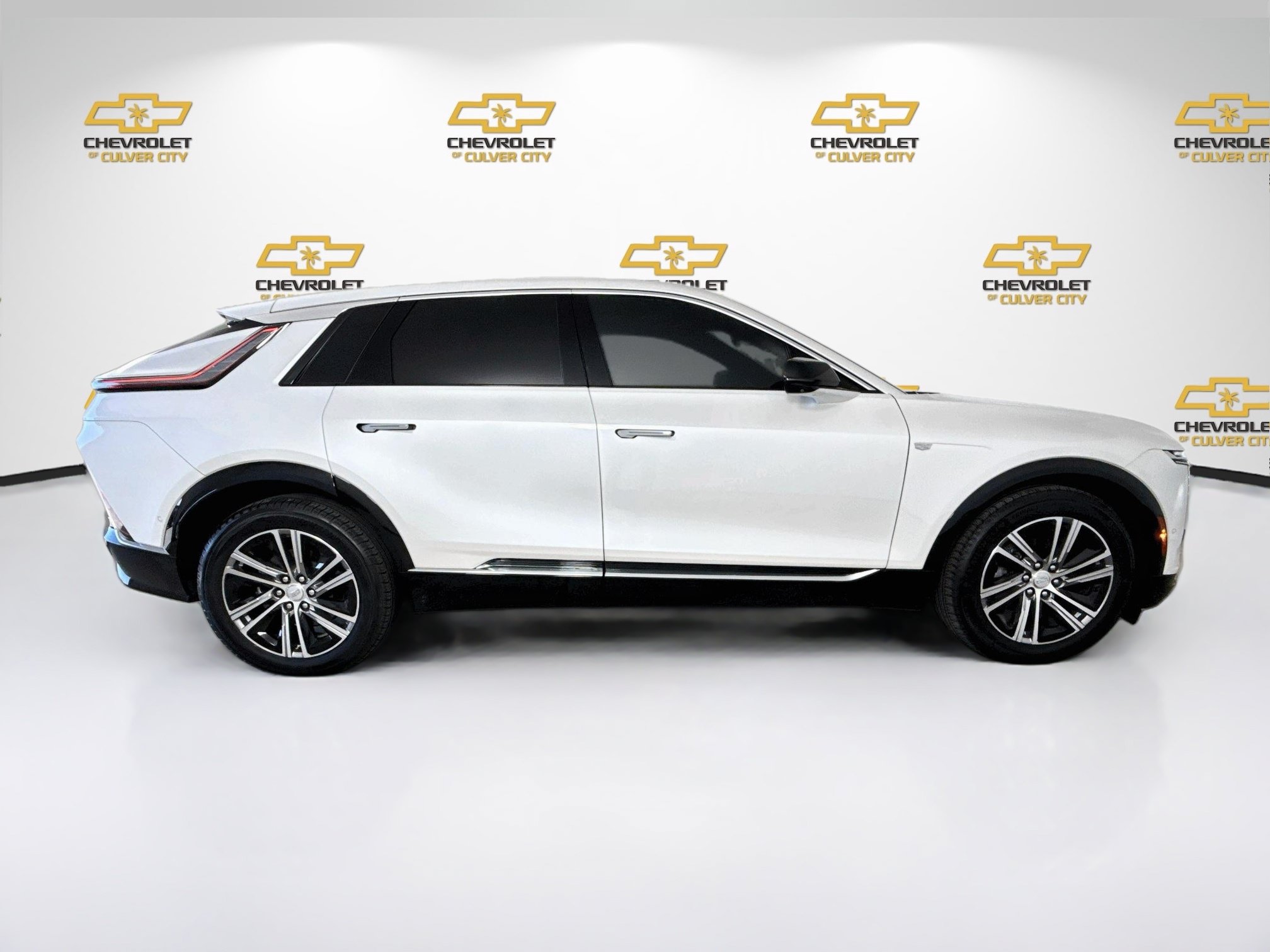 Used 2025 Cadillac Lyriq Luxury RWD image 9