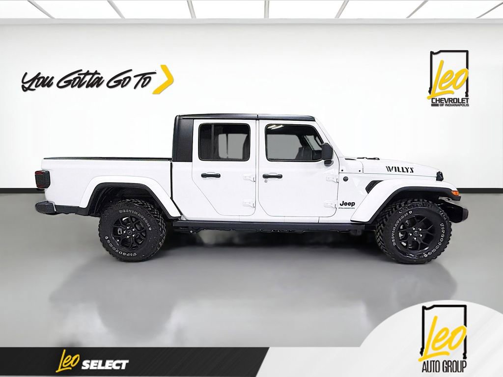 Used 2024 Jeep Gladiator Sport image 4