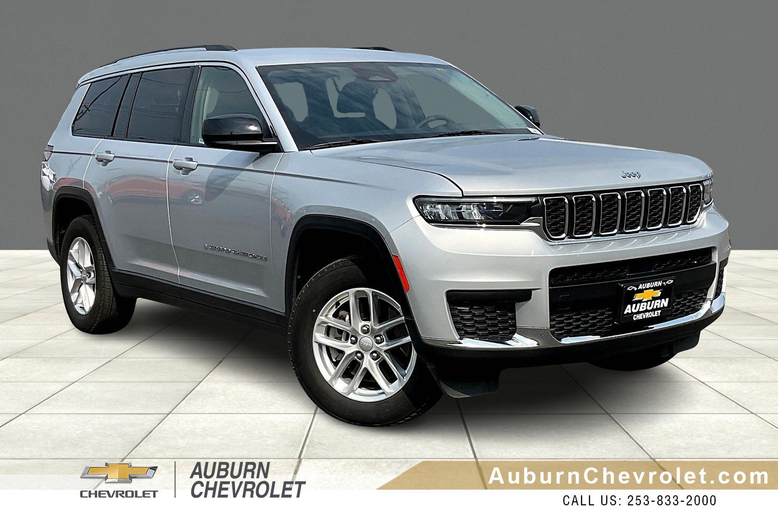 Used 2023 Jeep Grand Cherokee L Laredo