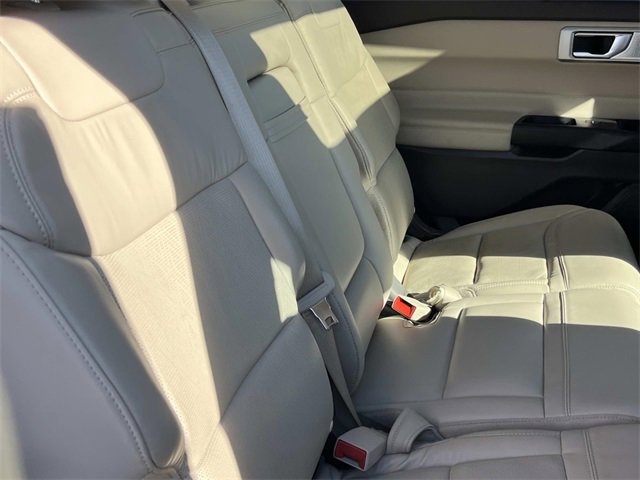 Used 2020 Ford Explorer Platinum w/ Premium Technology Package image 25