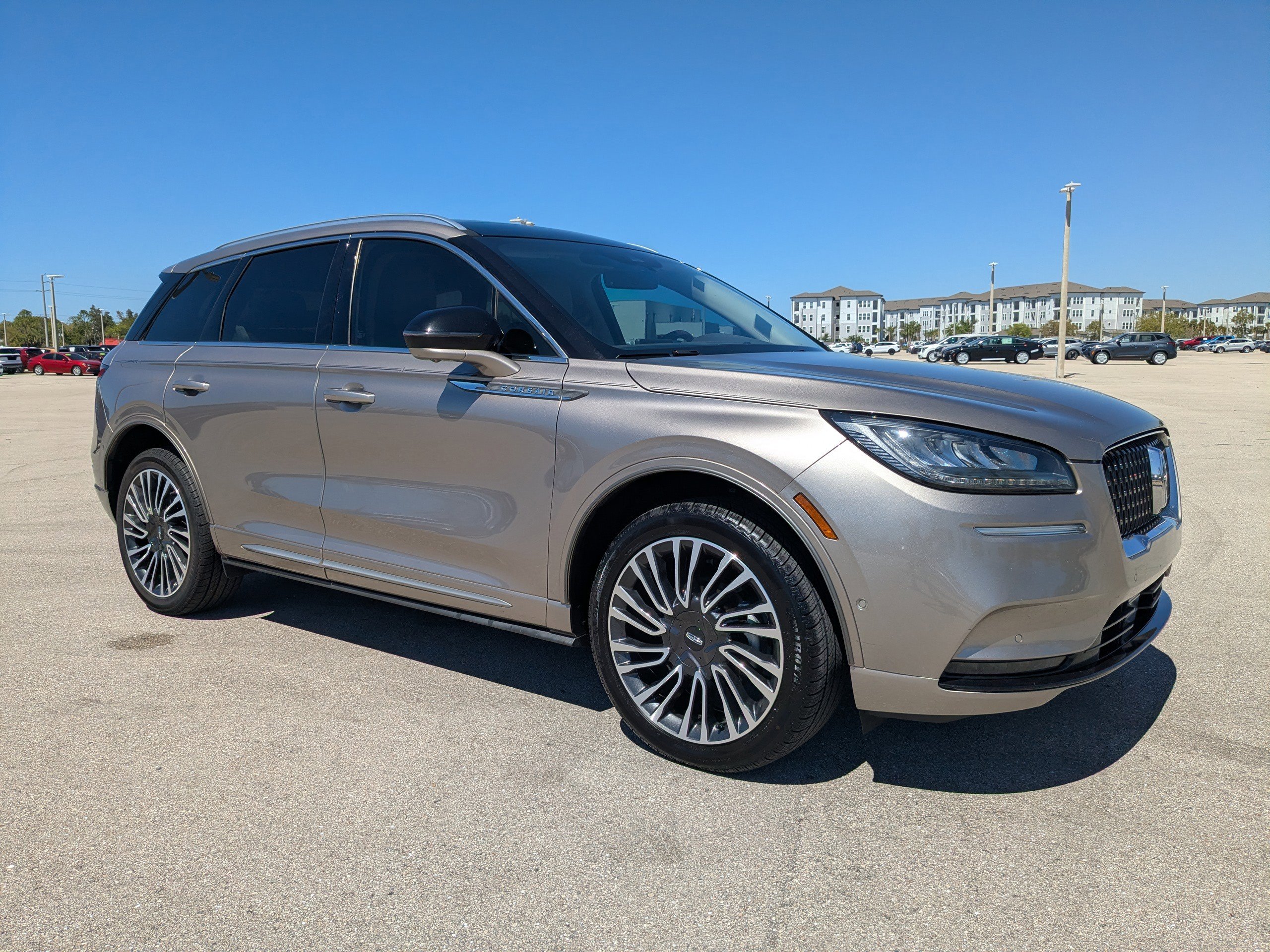 Used 2021 Lincoln Corsair Reserve w/ Equipment Group 201A image 2