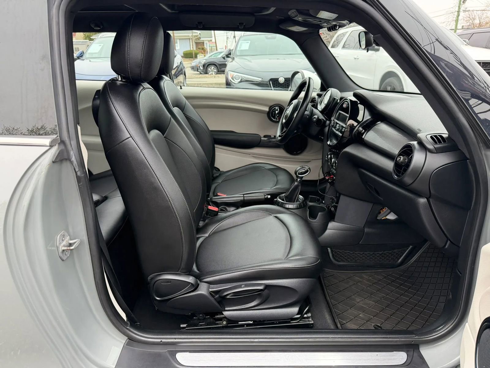 Used 2014 MINI Cooper 2-Door Hardtop image 20