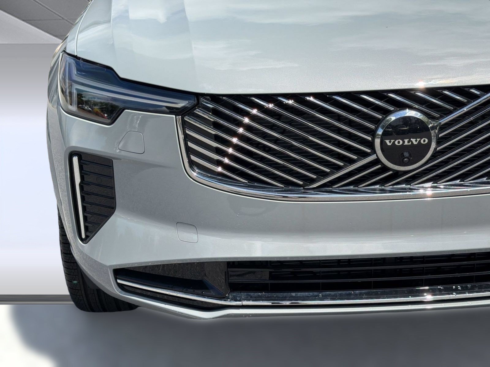 New 2026 Volvo XC90 B6 Plus w/ Protection Package Premier AWD/4WD image 29